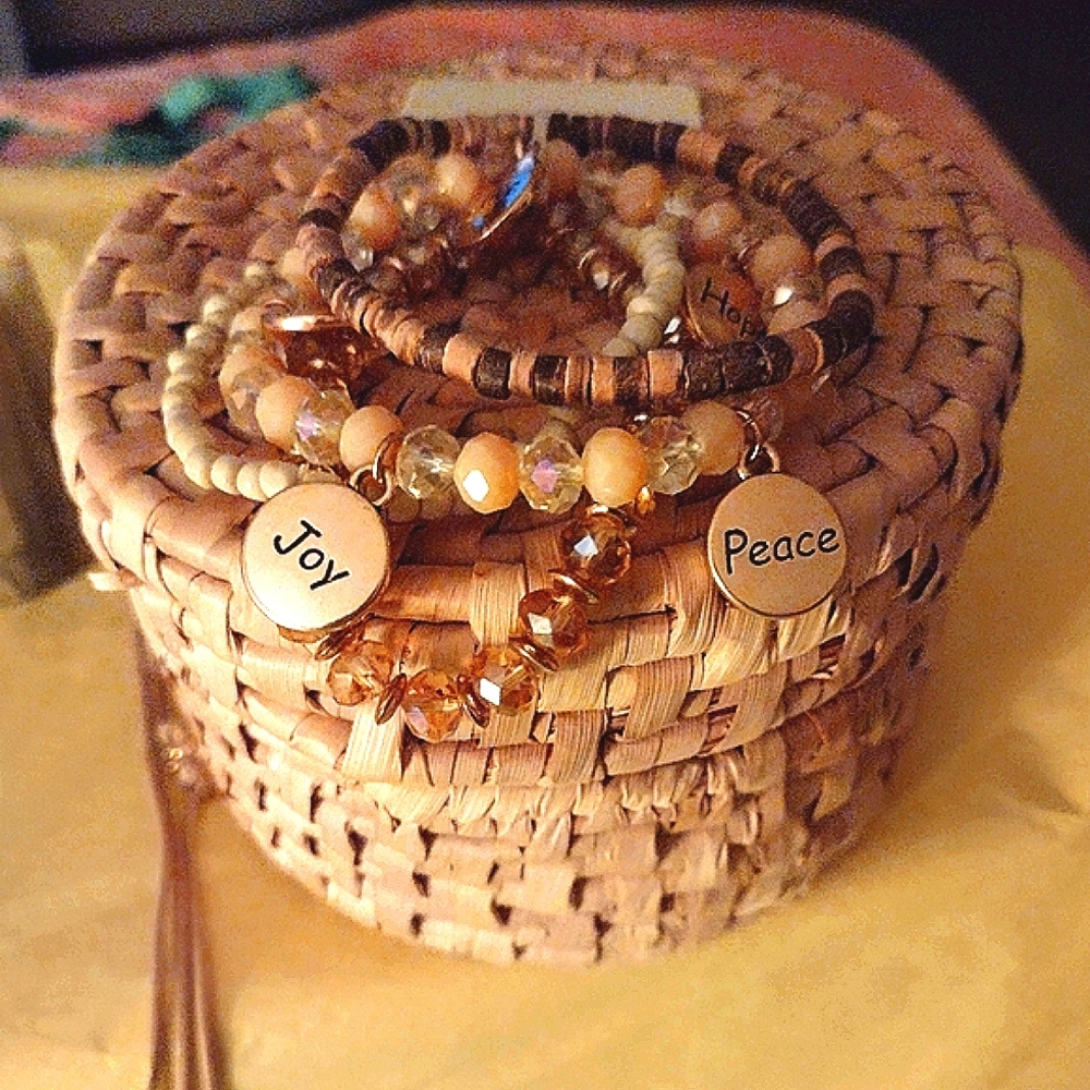 Brand New Women's 4 beaded bracelet set with 5 charms